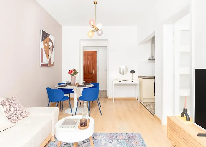 Days - Eclectic In Trendy Area Apartment