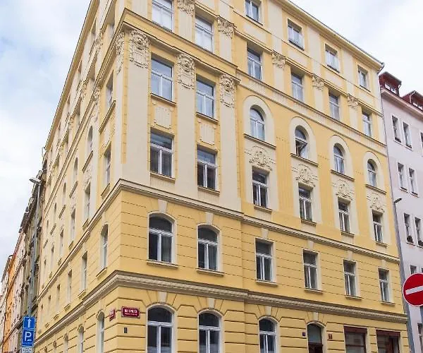 Days - Eclectic In Trendy Area Prag